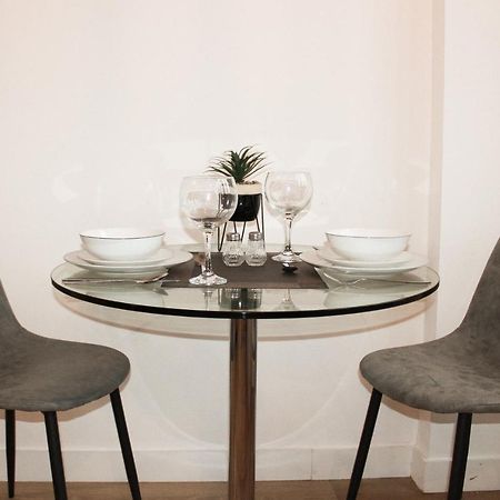 Modern Luxury Serviced Duplex Apartments By Repose- 150 Metro Court, 西布罗姆维奇 外观 照片