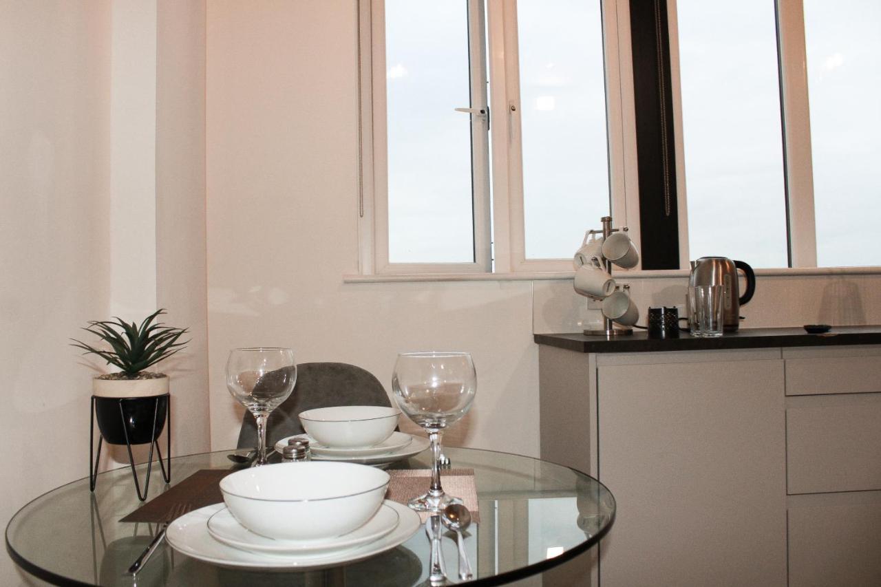Modern Luxury Serviced Duplex Apartments By Repose- 150 Metro Court, 西布罗姆维奇 外观 照片